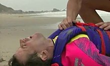 Dziewczyny z Baywatch uratowane z wytryskiem na twarzy po intensywnym ruchu