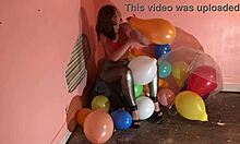 Puaskan fetishmu dengan balon yang muncul dalam HD