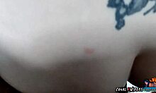 La rubia tetona Lorrany Exotica es follada fuertemente delante del tatuador